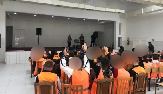 Në burgun e Lipjanit mbahet koncert, publikohen pamjet