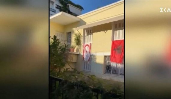 Valviti flamurin turk në shtëpinë e tij, policia greke arreston shqiptarin