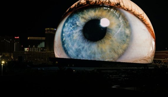 Sfera LED në Las Vegas e merr imazhin e një syri – ‘frikëson’ banorët