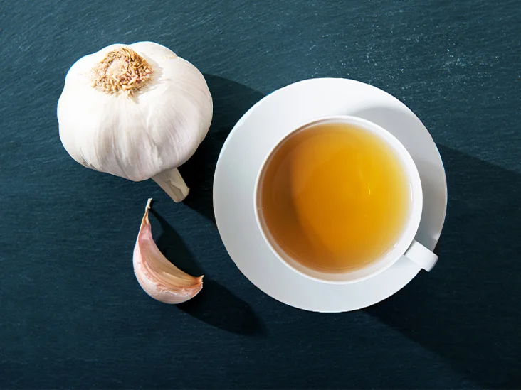 Çaji me hudhër dhe mentë, kundër ftohjes dhe inflamacioneve të fytit