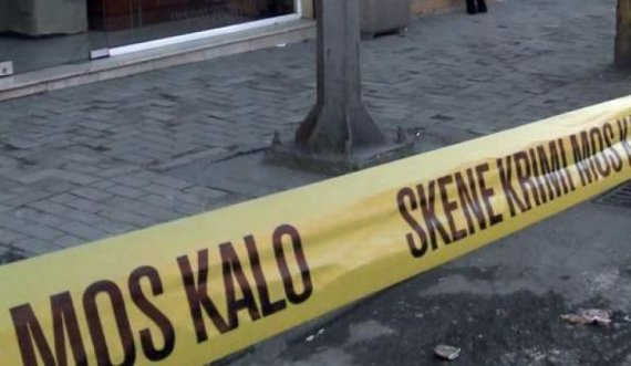 Familjarët e të dyshuarit në Gjakovë thonë se vik*timat e rrahën