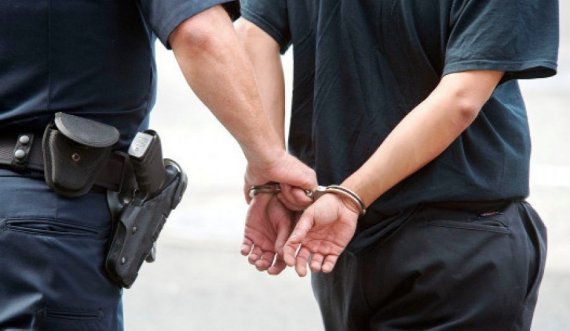 Podujevë: Arrestohet i dyshuari për trafikim me armë 
