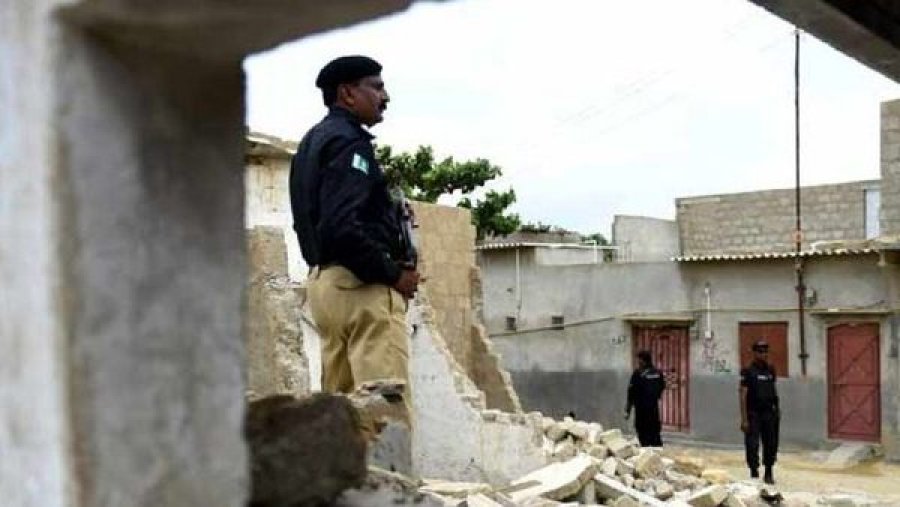 Postoi video në rrjetet sociale, babai vret vajzën 18-vjeçare në Pakistan