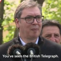 Vuçiq ofendoi gazetaren britanike pasi raportoi realitetin në veri të Kosovës, Kusari: Është lider me çrregullim deluzional