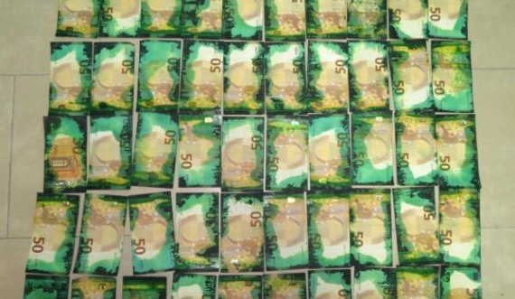 Arrestohen dy persona, mbi 25 mijë euro të konfiskuara