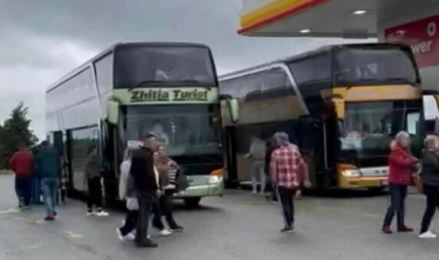 A janë nisur autobusët e bllokuar në kufirin Serbi-Kroaci?