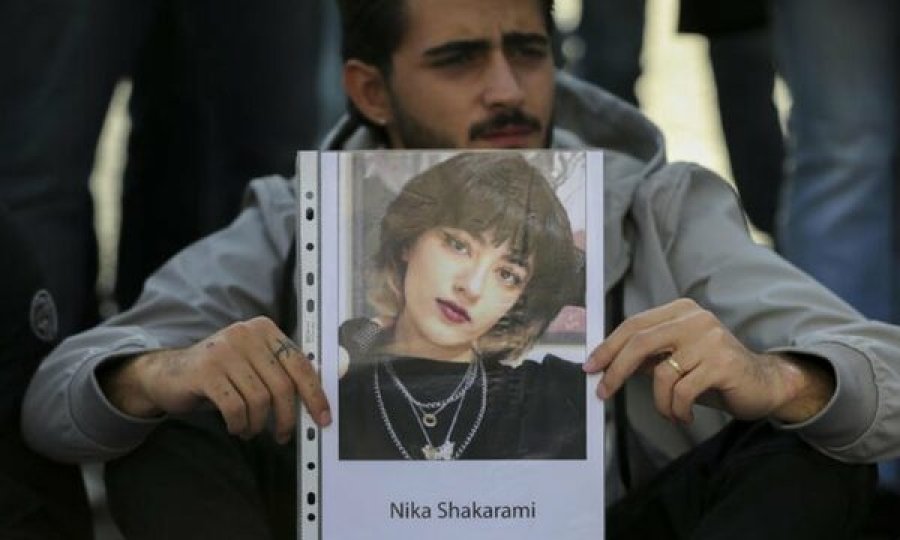 Zbulohen detaje tronditëse pasi hapet dosja “shumë konfidenciale” për protestuesen e vdekur në Iran 