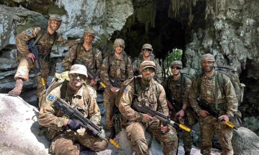 Maqedonci publikon pamje të ekipit të FSK’së që po trajnohen me Ushtrinë Britanike në Belize