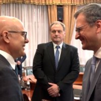 Ministri i Jashtëm ukrainas takon Vuçiqin dhe Vuçeviqin 