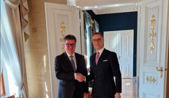 Lajçak zhvillon një takim me presidentin finlandez, flasin edhe për dialogun Kosovë-Serbi