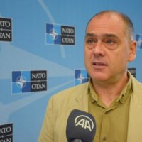 Analist ushtarak nga Beogradi: Vuçiq e çon ushtrinë në kufi me Kosovën veç për propagandë