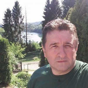 A thua pse kjo tokë e ky popull nuk i don e as duron njerëzit e drejtë,e as luftëtarët e atdhetarët e ndershëm, por profiterat, hajnat, mashtruesit dhe tradhtarët e munafikët...!