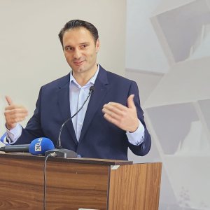 Borrell dhe Lajçak vendosën masa të pa drejta kundër Kosovës, e morën goditjen e rëndë nga Parlamenti Evropian