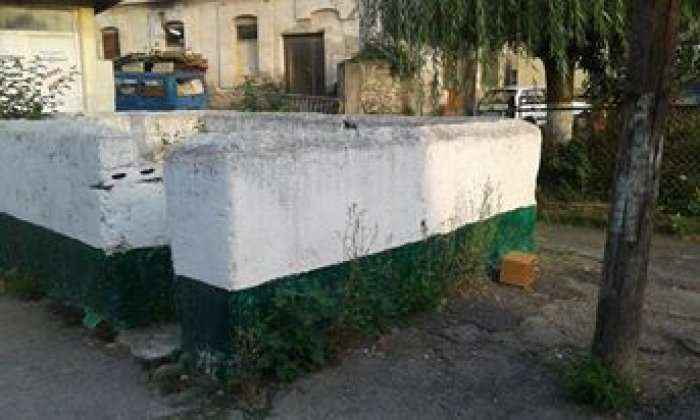 Askush nuk kujdeset për Tyrben e Kalanderit