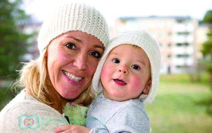 Gruaja me kancer të gjirit u detyrua të lindë në javën e 36-të të shtatzënësisë