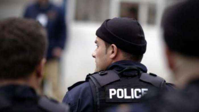 Policia bastisi katër shtëpi në Insiq, në të gjitha gjeti  armë