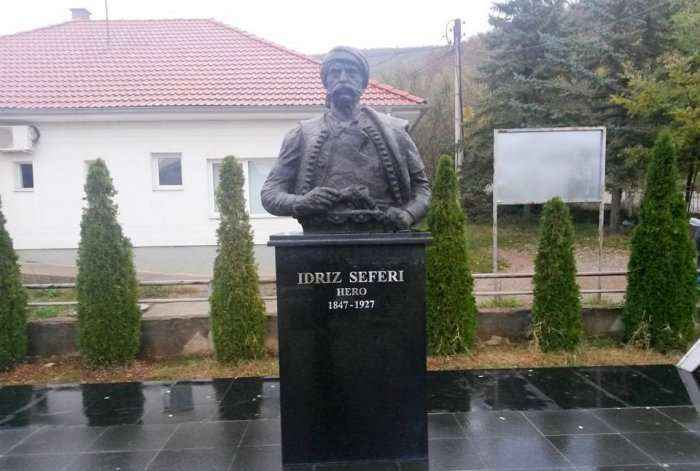Ky nëntor e sjell Idriz Seferin në qytetin e tij