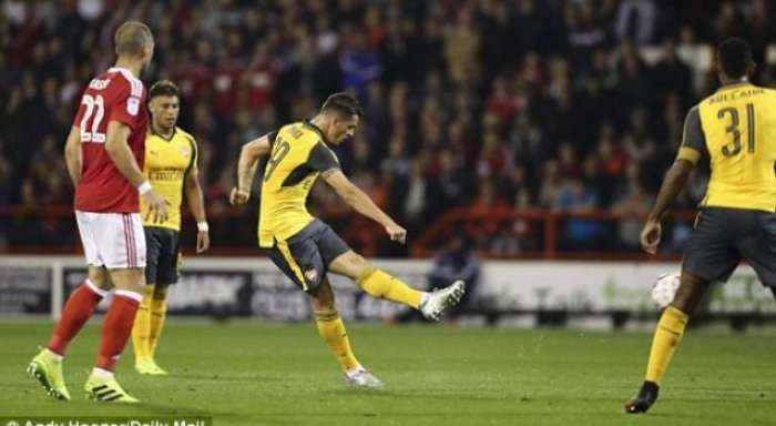 Arsenali me një video emocionuese i dëshiron fat Xhakës (Video)