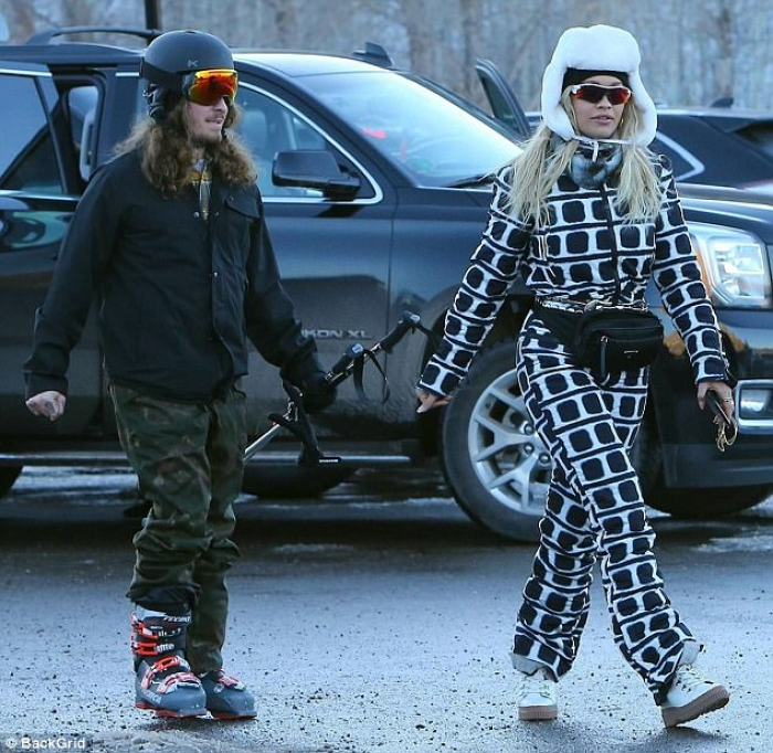 Rita Ora dhe i dashuri i saj dalin për skijim (Foto)