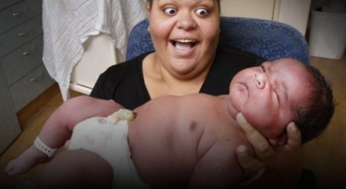 Gruaja australiane lind fëmijën më të madh, pesha e tij do t’iu shokoj