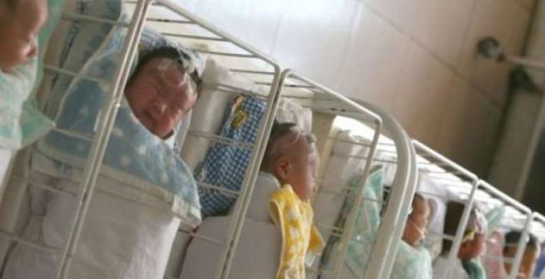 Bebja kineze lind katër vjet pas vdekjes së prindërve