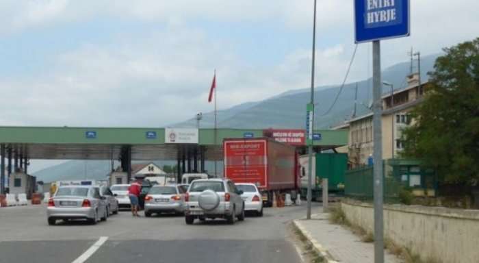 Pak kosovarë u nisën për Shqipëri në ditën e Bajramit