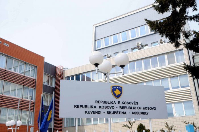 Politika mizore lë Kosovën si