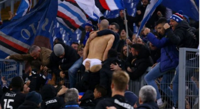 Lojtari i Sampdorias shënon gol në fund të takimit, tifozët ia heqin brekët