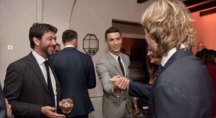 Ronaldo feston me bashkëlojtarë në Juventus