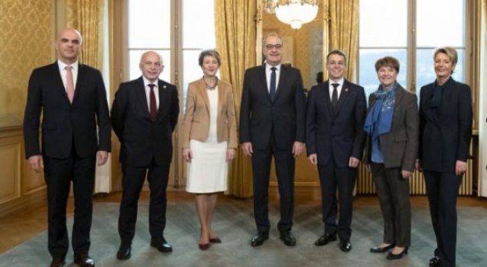 Ndryshe nga Kosova, Zvicra ka vetëm 7 ministra 