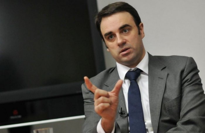 Ambasadori britanik shqetësohet se korrupsioni mund të bëhet kulturë në Kosovë