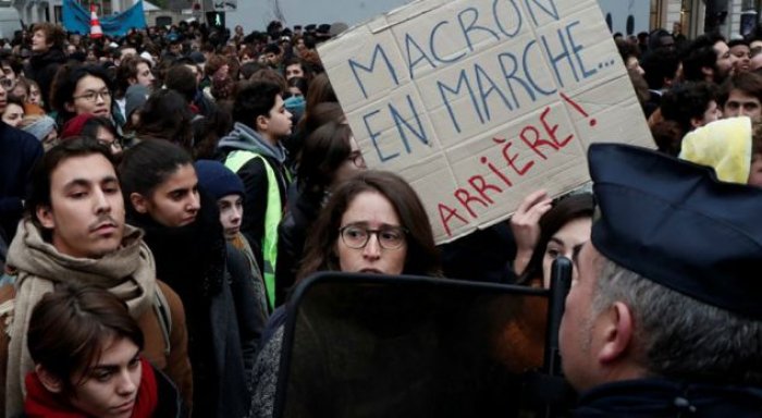 Pas Shqipërisë po protesojnë edhe nxënësit në Francë