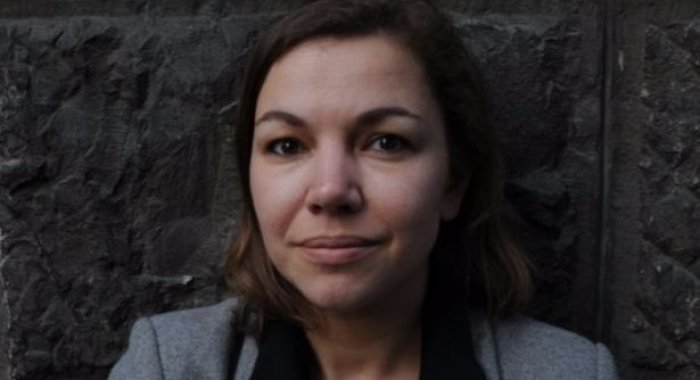 Përgjigja epike e gazetares holandeze për protestën në Tiranë