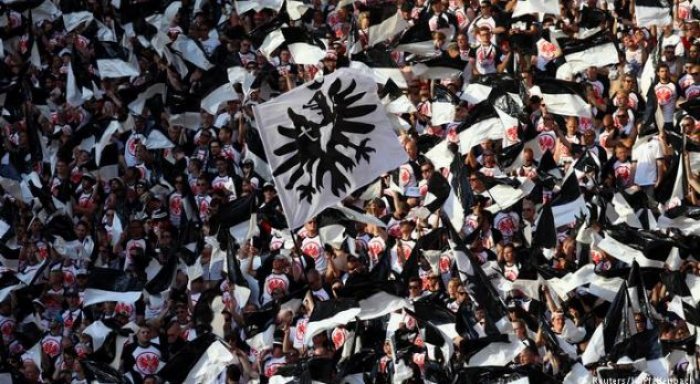 Tifozët e Eintracht Frankfurt pritet të gjobiten