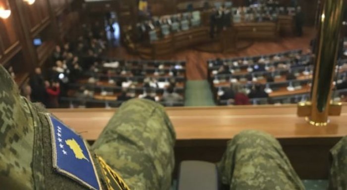 “The Guardian”: Serbia po e shqyrton ndërhyrjen e armatosur në Kosovë