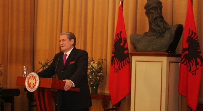 Sali Berisha uron Kosovën për ushtrinë
