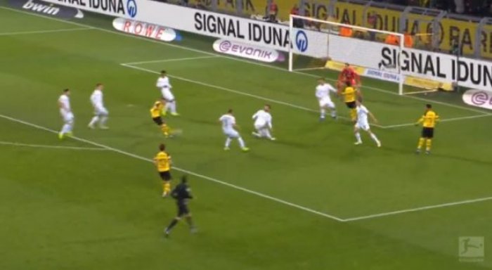 Super Marco Reus, Dortmundi e dyfishon epërsinë ndaj Bremenit