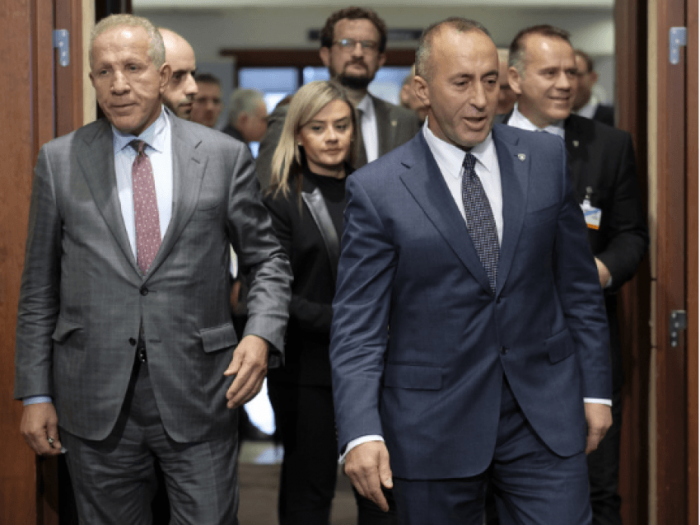 “Tërmet në Bruksel: Haradinaj shuplakë Mogherinit dhe Thaçit?!”