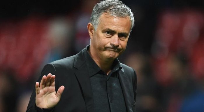 Mourinho: U futa vjedhurazi në zhveshtore, por m’u desh të futem në shportë për të ikur nga UEFA