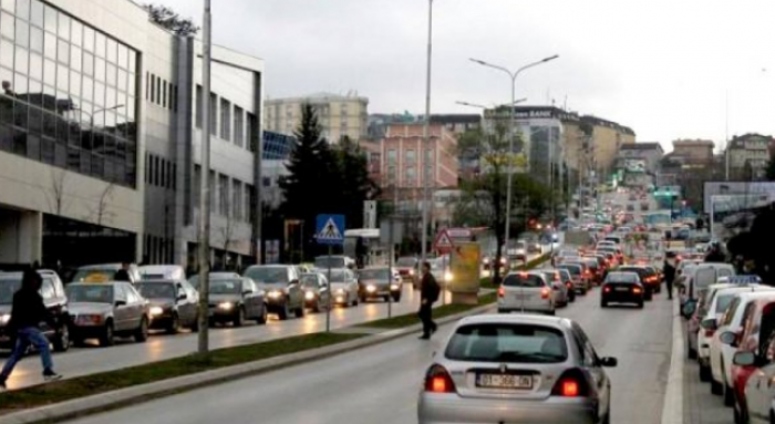 Ahmeti bllokoi 2 ditë kryeqytetin dhe shtoi ndotjen (Video)