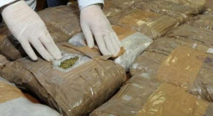 Prishtinë, policia ia gjen mbi 15 kilogramë marihuanë në banesë