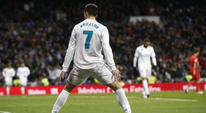Ronaldo arrin 550 gola në karrierë në nivel klubi, realizon het-trik të përkryer