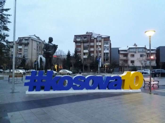 10 vjetori i Pavarësisë, nis dekorimi i qytetit të Mitrovicës