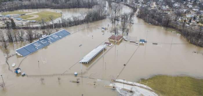 Tre të vdekur, qindra të evakuuar nga përmbytjet në SHBA (Foto)