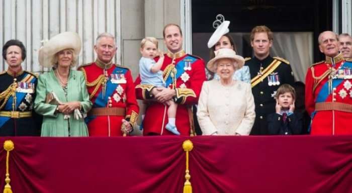 Shumëçka rreth jetës familjare mbretërore: Njohjet, martesat dhe tradhtitë në dinastinë Britanike