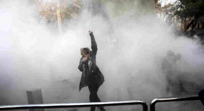 Irani fajëson Amerikën dhe Izraelin për trazirat në vend