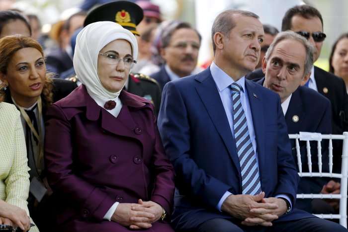 Gruaja e Erdoganit ka menduar të bëjë vetëvrasje, lexoni disa deklarata tronditëse të saj