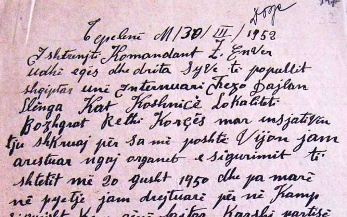 Letra e të internuarit nga kampi i Tepelenës për Enverin: Jetojmë shumë mirë, tani e njohëm kush është partia