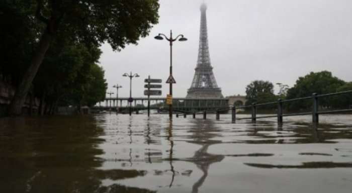 Parisi nën ujë, urdhërohet evakuim i njerëzve dhe veprave të artit (VIDEO)