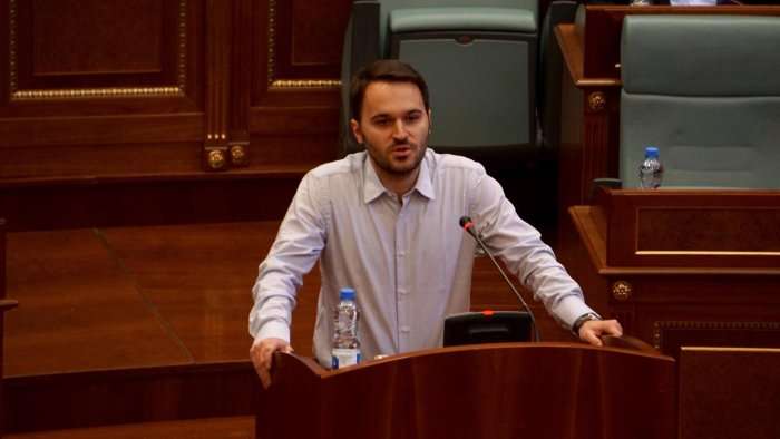 Lëvizja VV mban konferencë për shkak të ndërprerje të fjalës së deputetit Frashër Krasniqi(Video live)